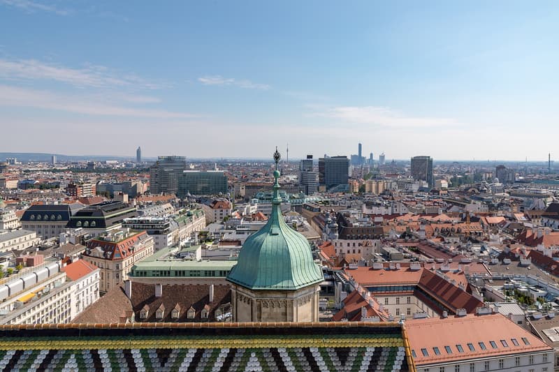Les toits de la vieille ville de Vienne vus depuis la cathédrale Saint-Étienne